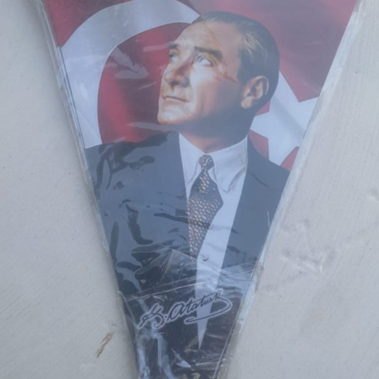 Üçgen Kağıt Flama Atatürk 29 EKİM (50SET ÜSTÜ ALIMLARDA)